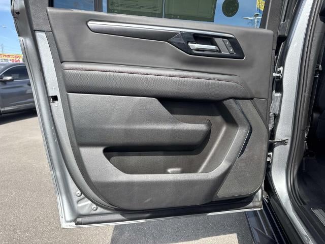 2025 Chevrolet Suburban RST