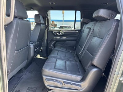 2023 Chevrolet Suburban RST