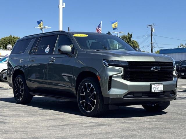 2023 Chevrolet Suburban RST