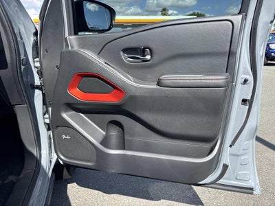 2025 Nissan Frontier Crew Cab Long Bed PRO-4X 4x4