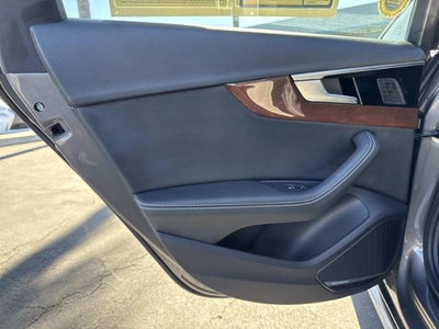 2022 Audi A4 Premium Plus 40 TFSI quattro S tronic