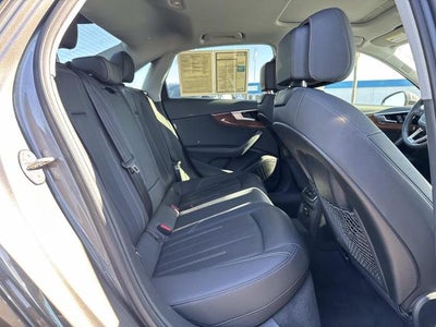 2022 Audi A4 Premium Plus 40 TFSI quattro S tronic